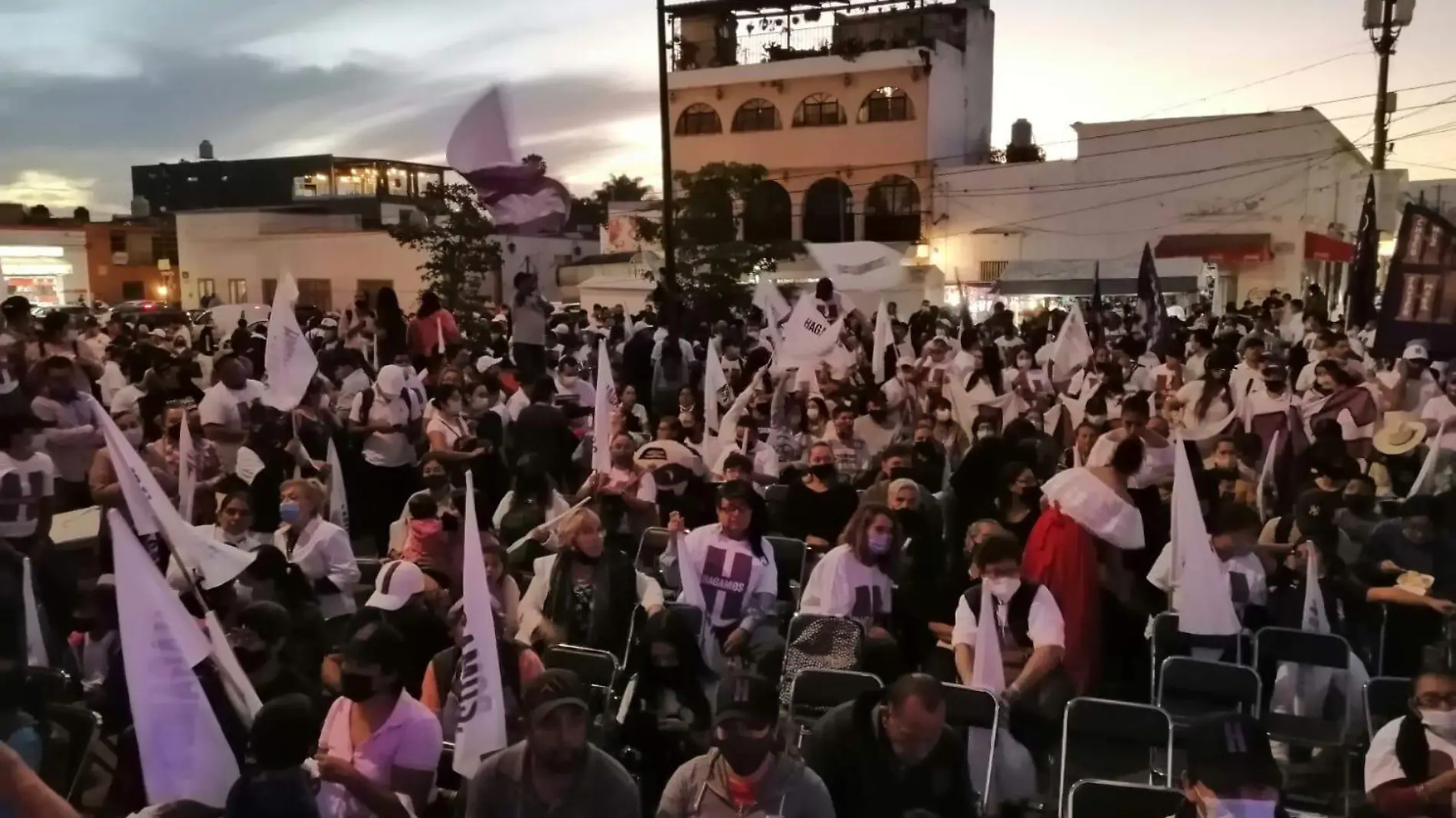 Último mitin de campaña Lourdes Martínez